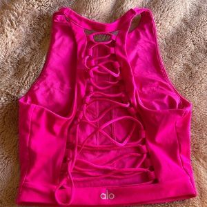 ALO movement bra in pink. Small